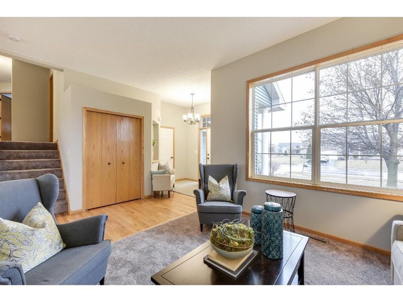 809 Lindsey Ln, Belle Plaine, MN 56011