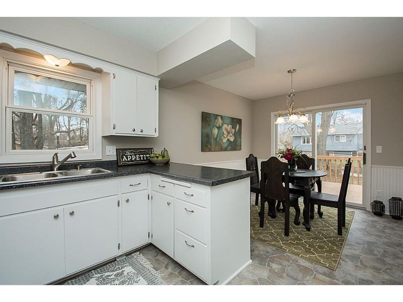 9015 Rosewood Ln N, Maple Grove, MN 55369
