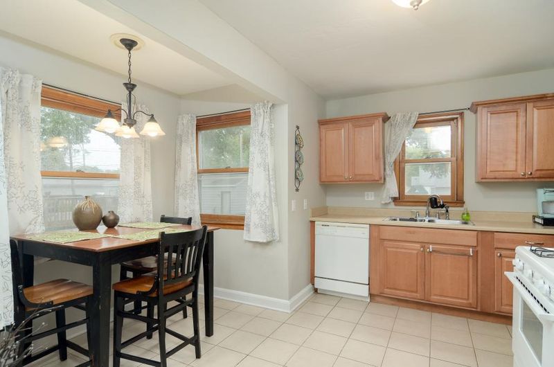 46 Van Buren Ave S, Hopkins, MN 55343