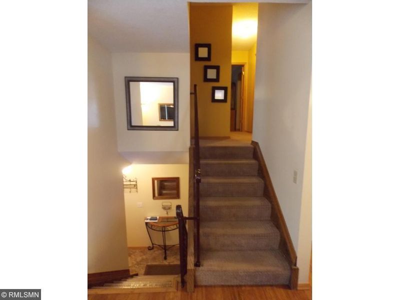 8566 S Maplebrook Cir, Brooklyn Park, MN 55445