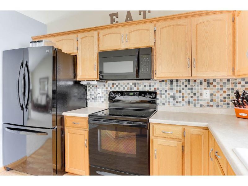 1020 S Chestnut St, Belle Plaine, MN 56011