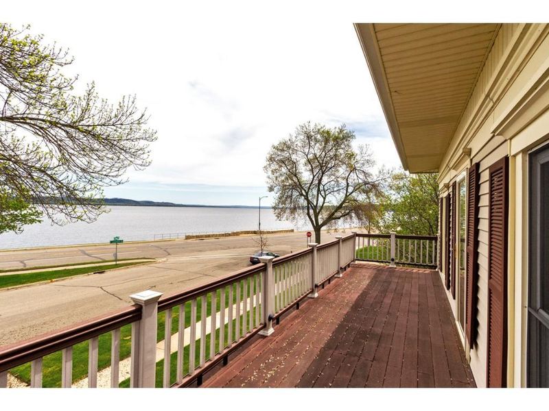 612 S High St, Lake City, MN 55041