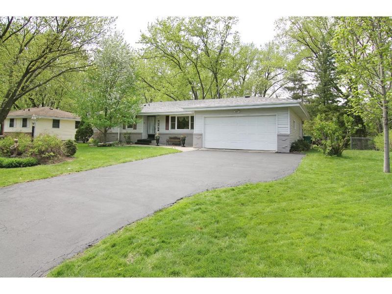 6141 Gettysburg Ave N, New Hope, MN 55428