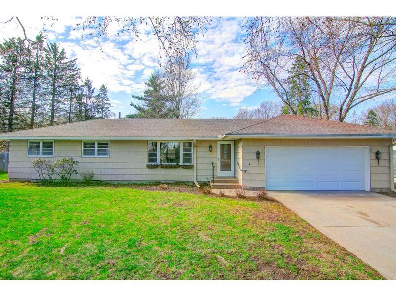 14803 Belvoir Dr, Minnetonka, MN 55345