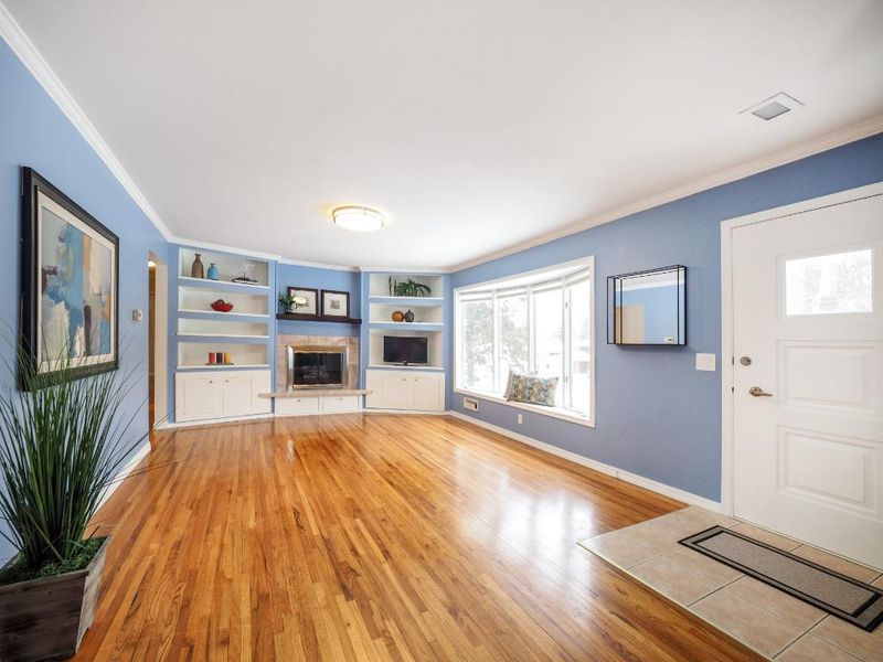 7617 Viewcrest Ln, New Hope, MN 55427