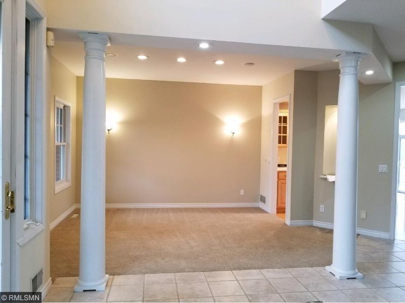 6117 Creek Ridge Ct, Minnetonka, MN 55345
