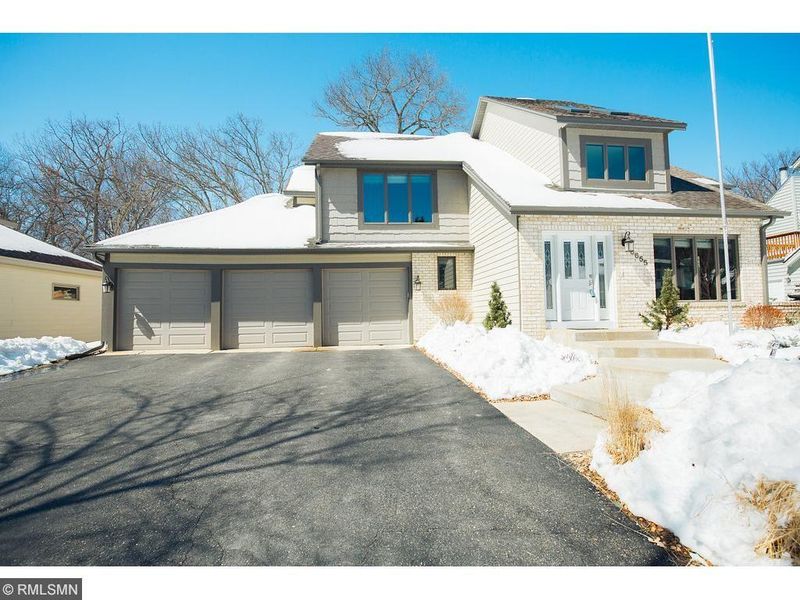 6655 129th St W, Apple Valley, MN 55124