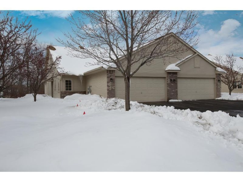 343 Allen Ave, Little Canada, MN 55117
