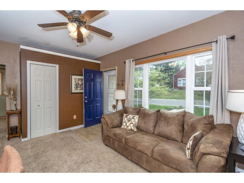 306 7th St NW, New Brighton, MN 55112