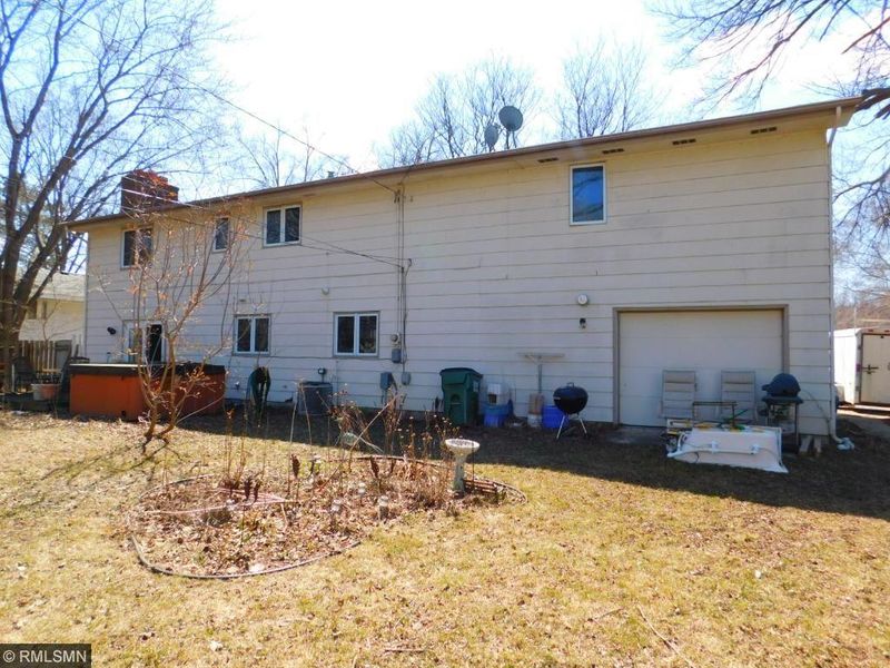 8125 Riverview Ter NE, Fridley, MN 55432
