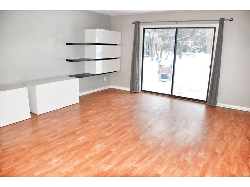 450 Ford Rd #111, Saint Louis Park, MN 55426