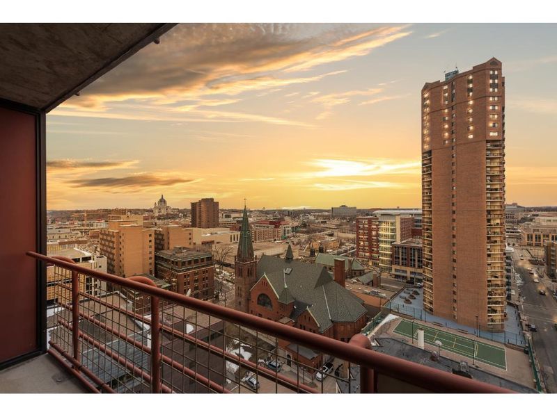 66 9th St E #2116, Saint Paul, MN 55101