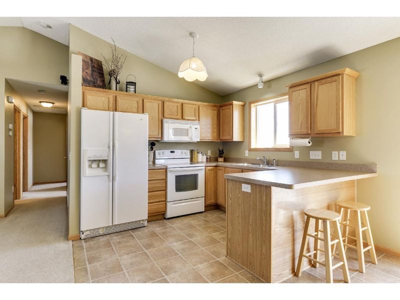 10915 53rd St NE, Albertville, MN 55301