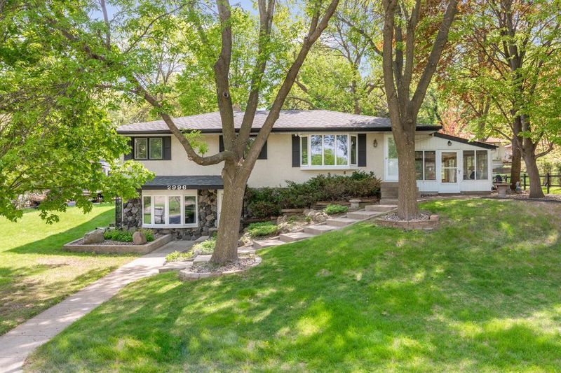 2996 Marion St, Roseville, MN 55113