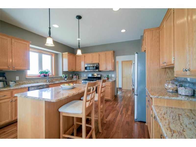 4948 Slater Rd, Eagan, MN 55122
