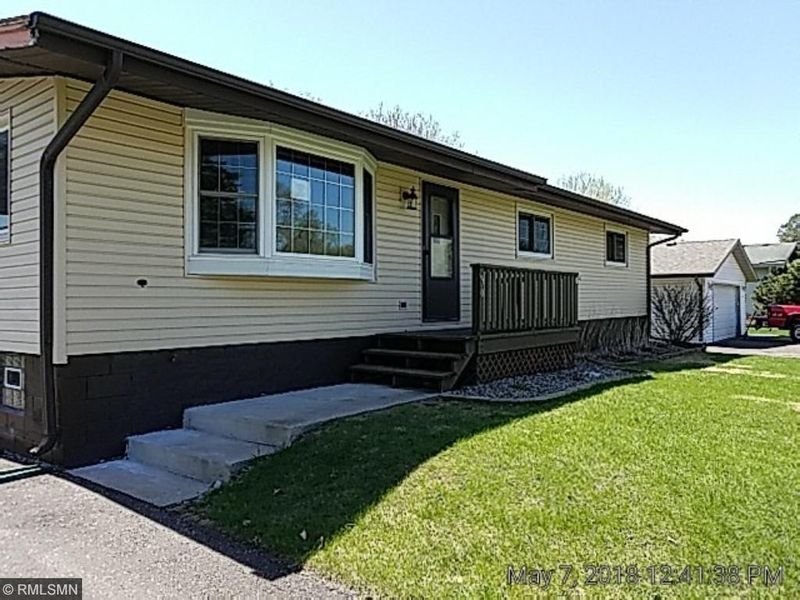 670 Hiawatha Ave, Vadnais Heights, MN 55127