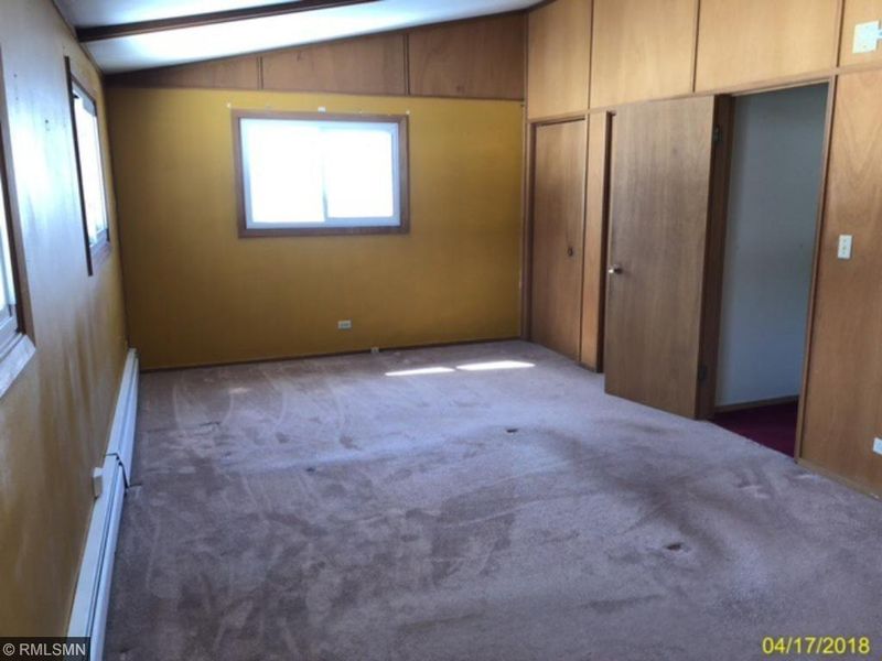 670 Hiawatha Ave, Vadnais Heights, MN 55127