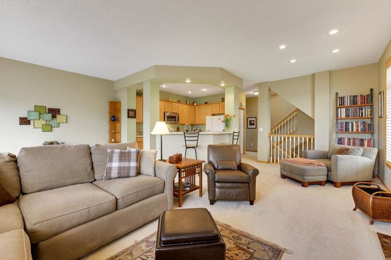 2107 Eagle Trace Ln #91, Woodbury, MN 55129
