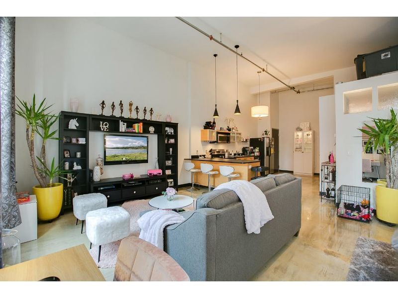 350 Saint Peter St #415, Saint Paul, MN 55102