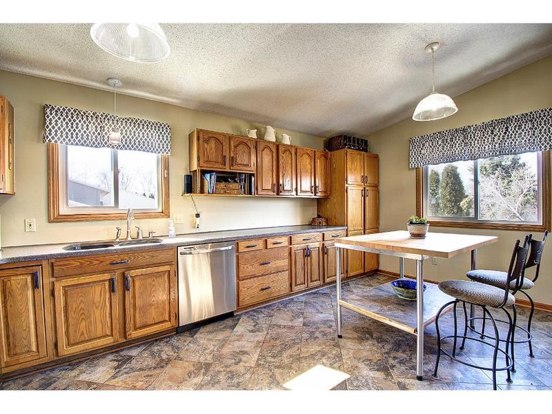 541 4th St E, Wanamingo, MN 55983