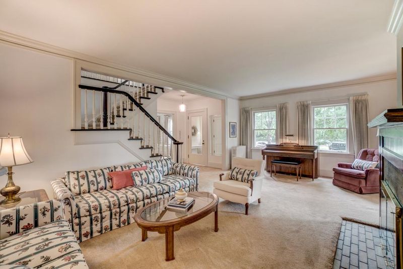 2950 W River Pw, Minneapolis, MN 55406