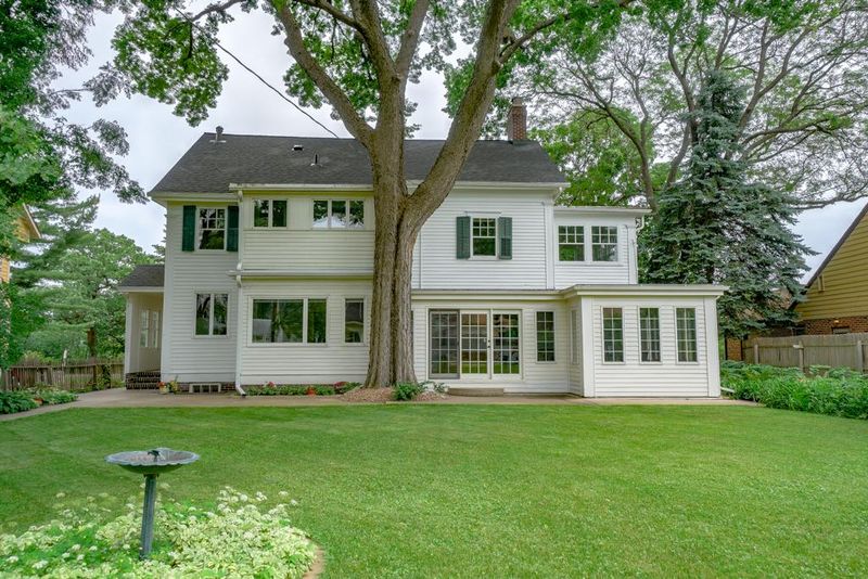 2950 W River Pw, Minneapolis, MN 55406