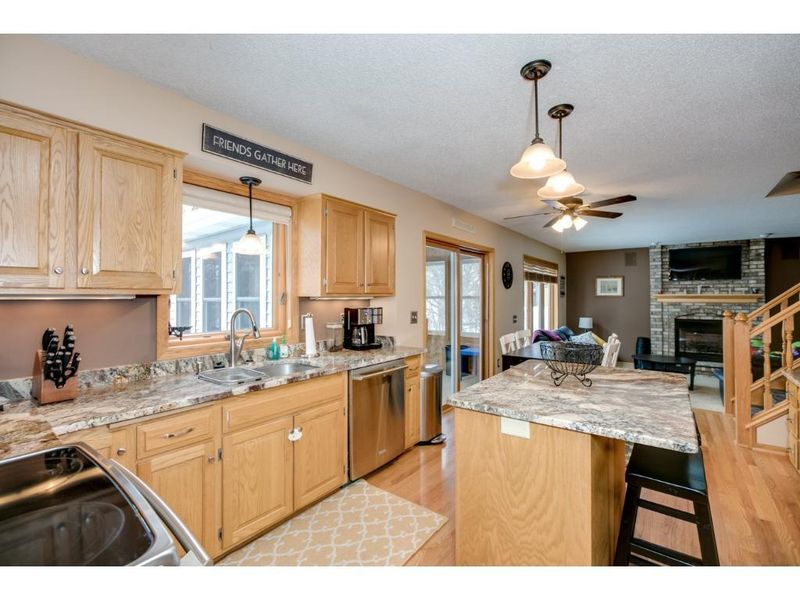 3393 Rolling Hills Dr, Eagan, MN 55121