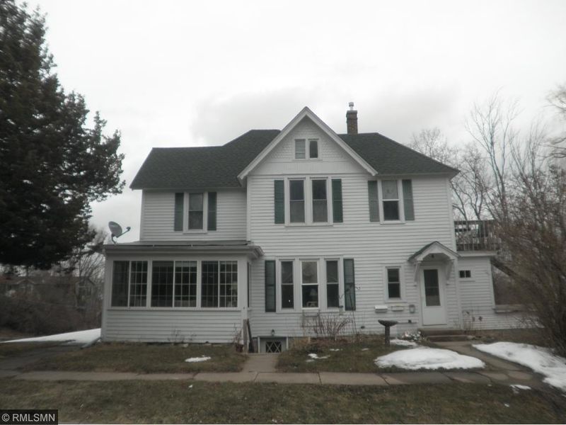 517 Myrtle St W, Stillwater, MN 55082