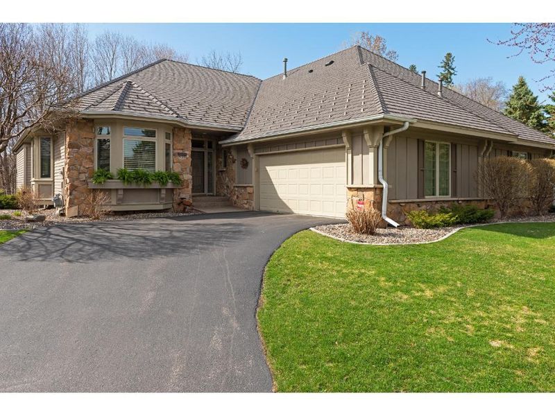 435 Waycliffe Dr S, Wayzata, MN 55391