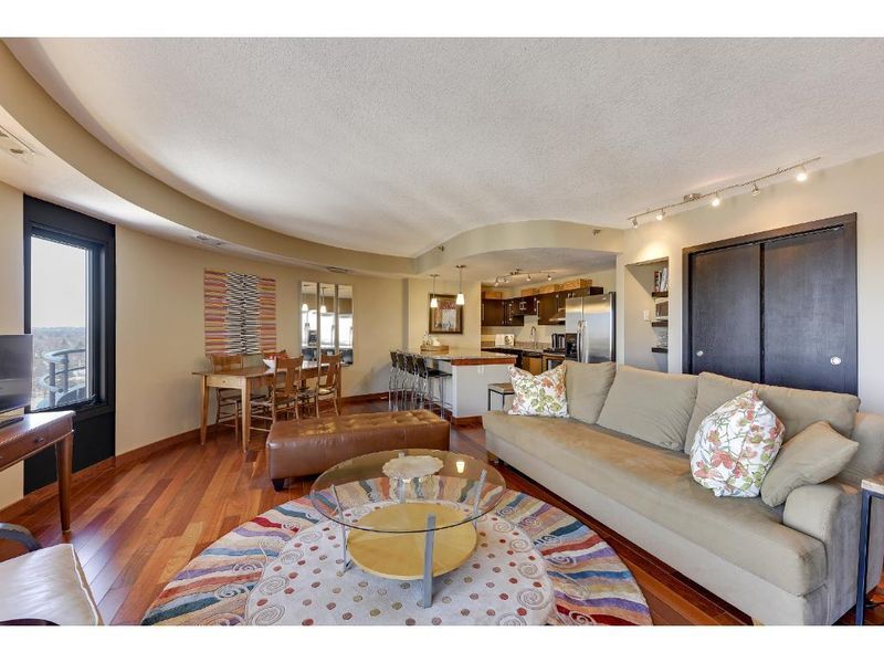 3141 Dean Ct #1001, Minneapolis, MN 55416