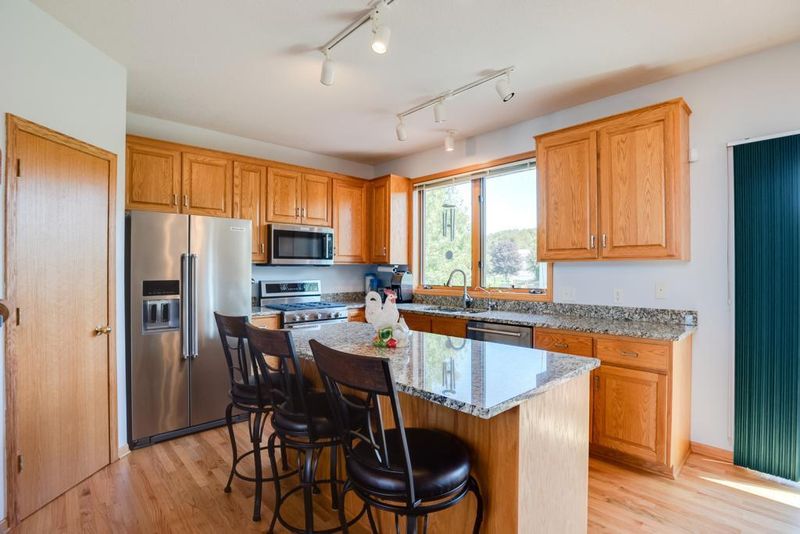 13146 Aspen Dr, Rogers, MN 55374