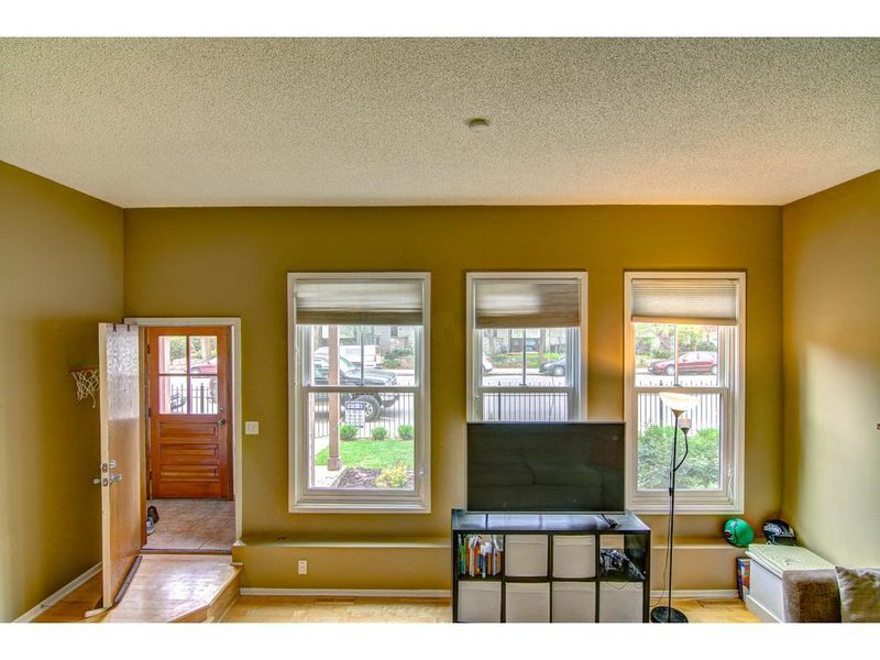 309 Selby Ave, Saint Paul, MN 55102
