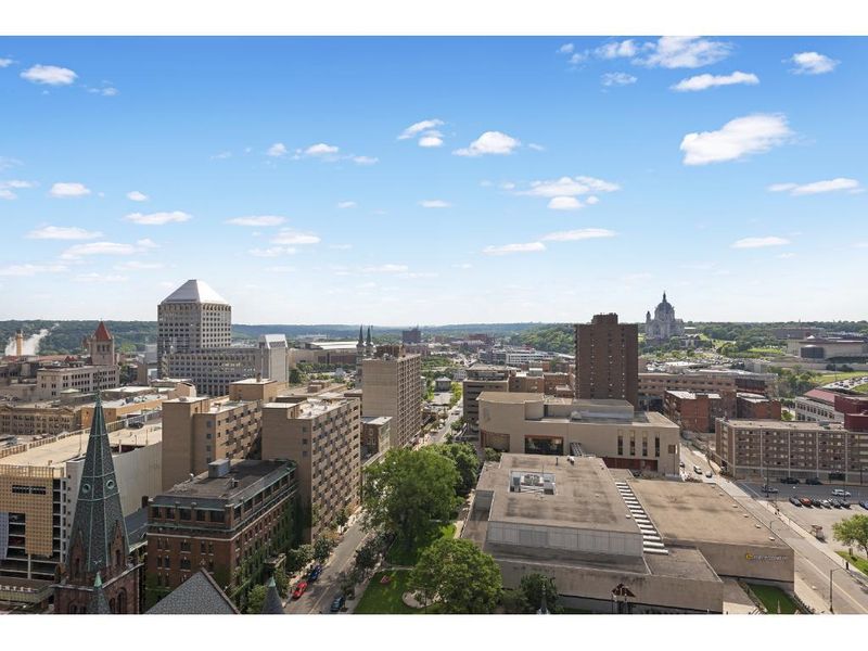 78 10th St E #R1802, Saint Paul, MN 55101