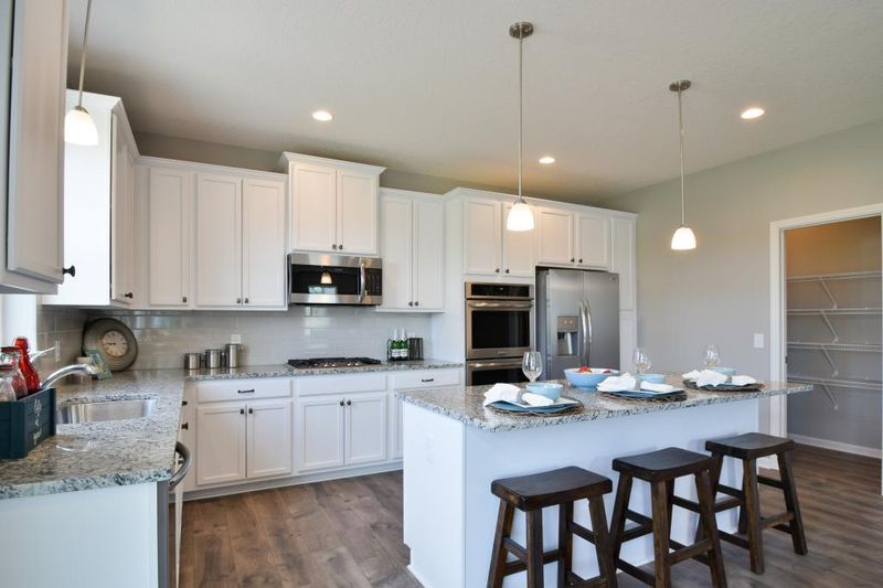 19040 43rd Ave N, Plymouth, MN 55446