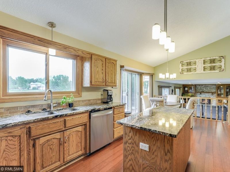 3016 Highlands Rd, Brooklyn Park, MN 55443