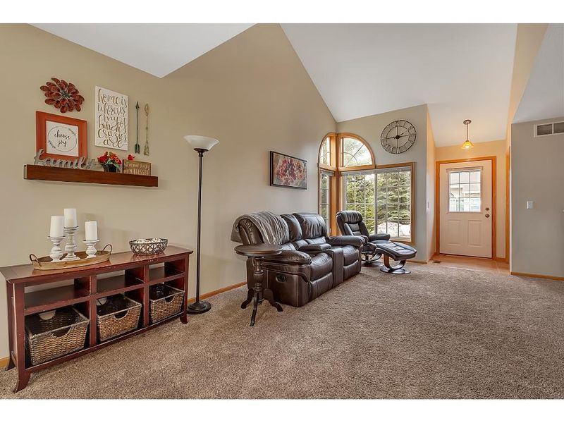 212 11th Ave S, Princeton, MN 55371