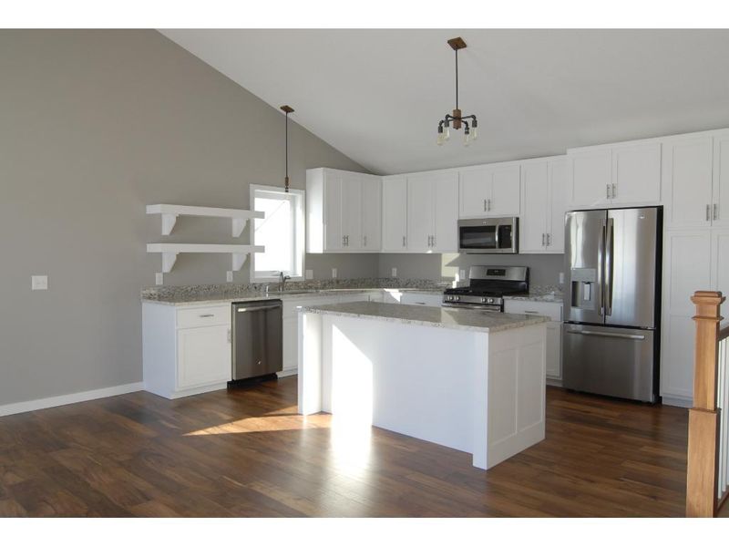 1221 Bluff St, Dundas, MN 55019