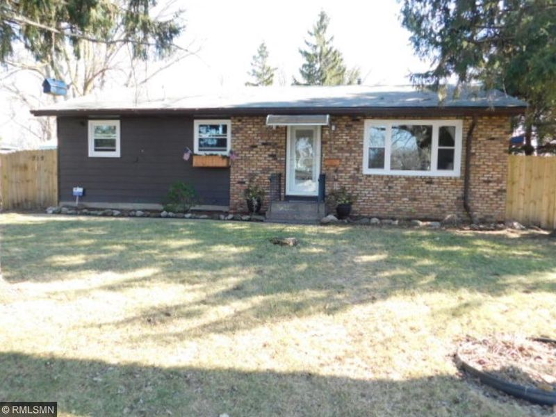 319 2nd St NW, Elk River, MN 55330