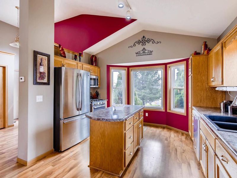 6194 259th St, Wyoming, MN 55092