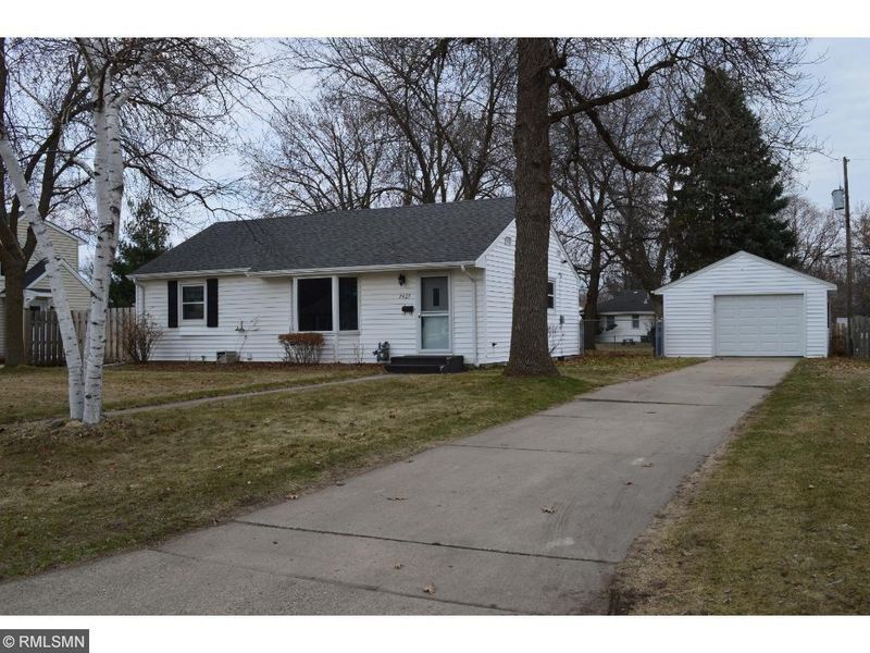 7427 Columbus Ave S, Richfield, MN 55423