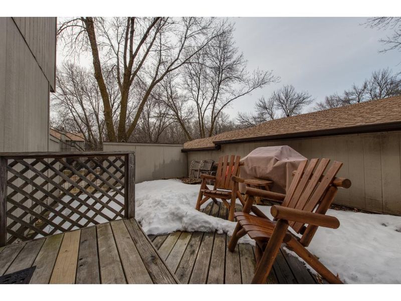 6376 Saint Johns Dr, Eden Prairie, MN 55346