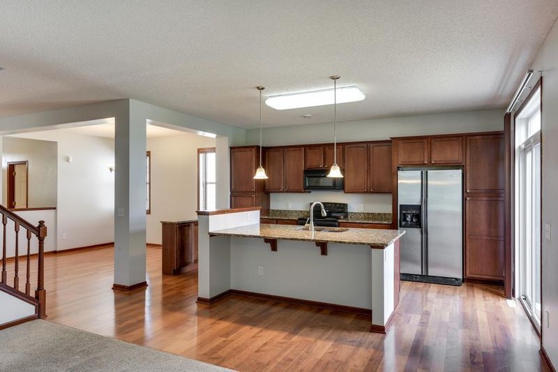 1797 Switchgrass Cir, Shakopee, MN 55379
