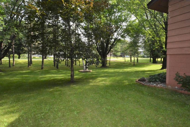 10555 62nd St N, Stillwater, MN 55082
