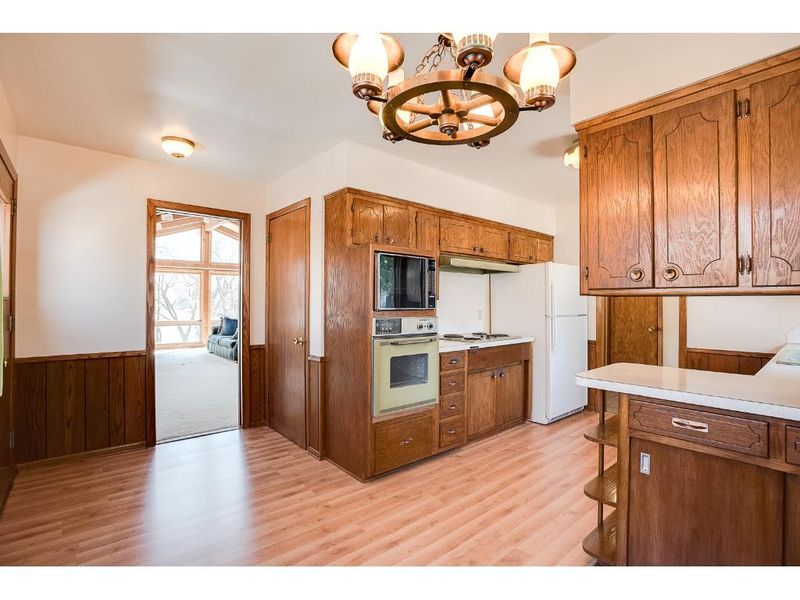 214 Australian Ave, Little Canada, MN 55117