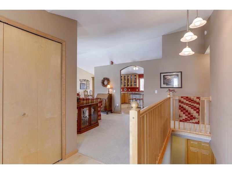 712 Eastridge Dr, Northfield, MN 55057