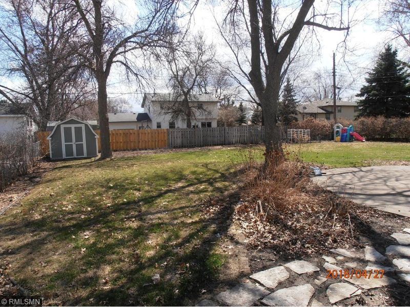 6301 Bethia Ln N, Brooklyn Park, MN 55428