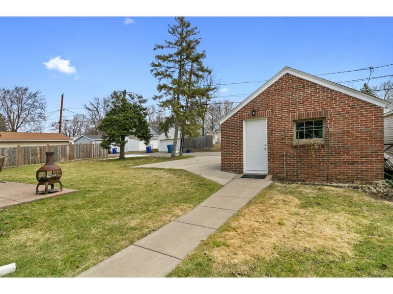 1632 Alameda St, Saint Paul, MN 55117