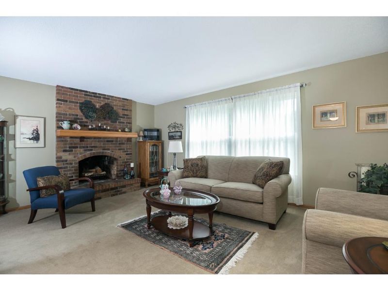 10800 Fieldcrest Rd, Eden Prairie, MN 55344