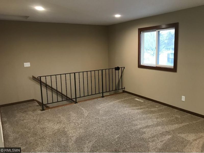 404 Whispering Ln, Hastings, MN 55033