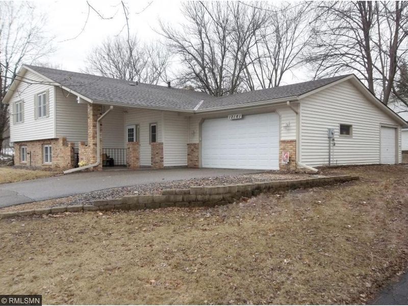 12161 Robin Rd, Maple Grove, MN 55369